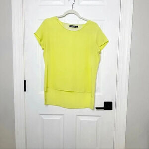 TROUVE Size Small Neon Yellow Round Neck Short Sleeve Hi-Low Blouse